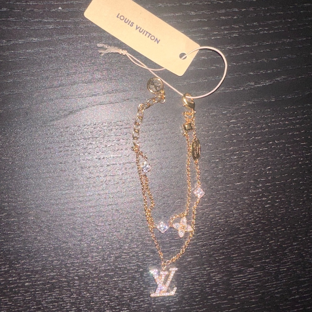 Louis Vuitton Lady LV Bracelet - Picture 6 of 6